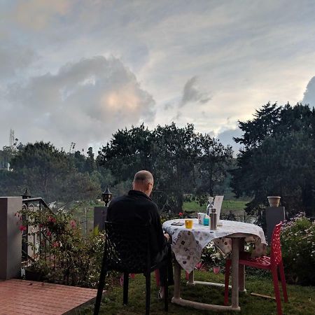 Reflections Guest House 우티 외부 사진