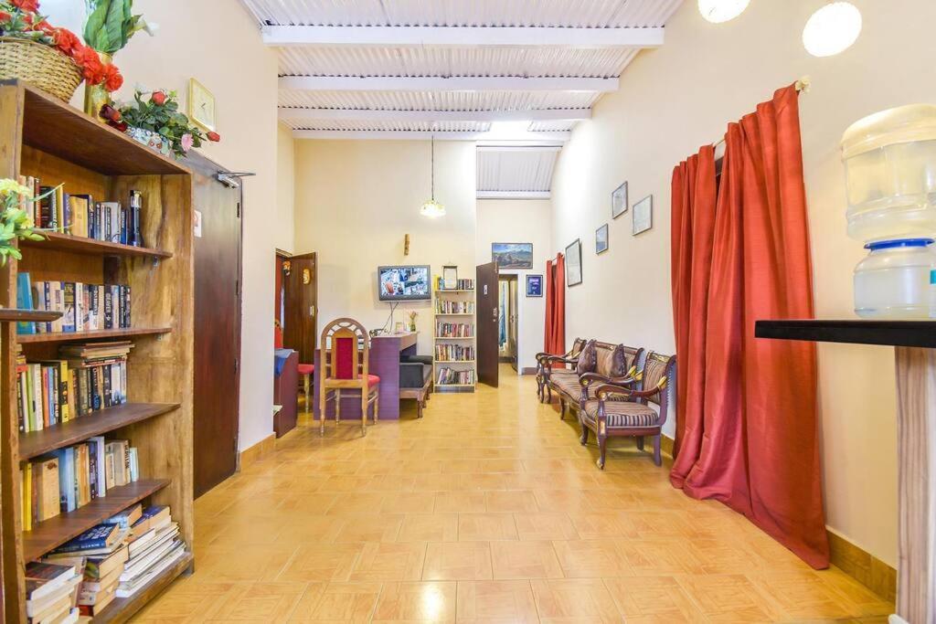 Reflections Guest House 우티 외부 사진